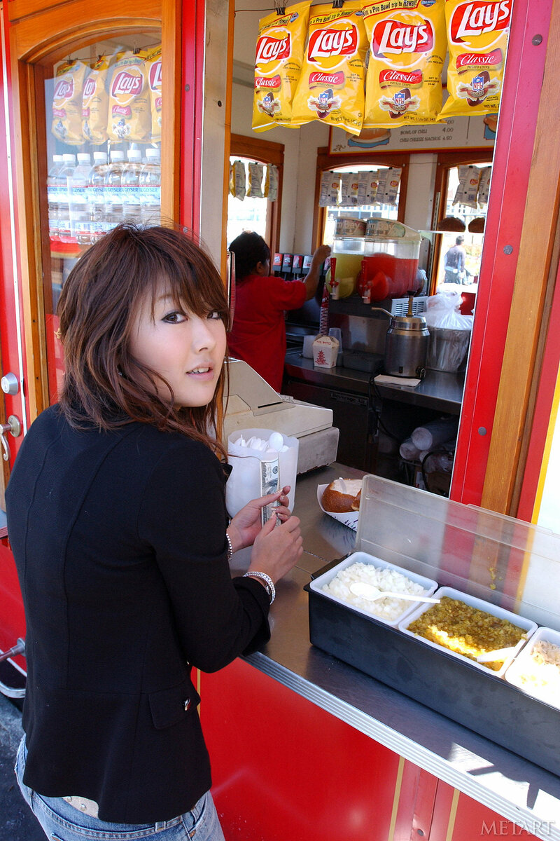 Людмила, 23 года, 1 размер груди